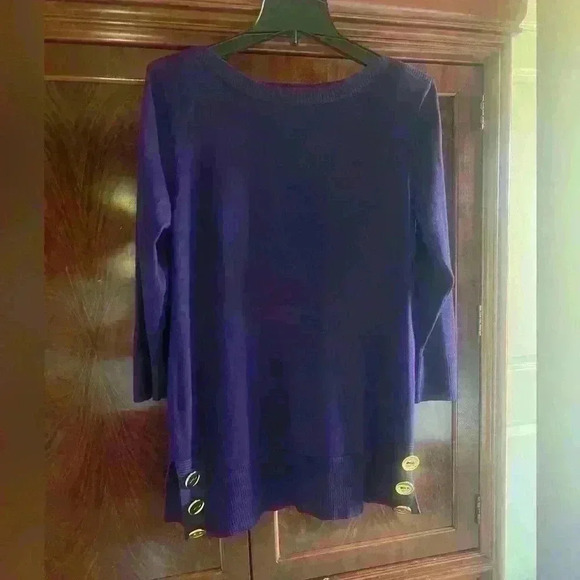 Cable and Gauge Purple ladies Sweater L Gold accent buttons. Good condition - Picture 3 of 6